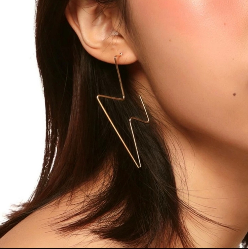 🤘Trendy Lightning strike earrings 🤘
